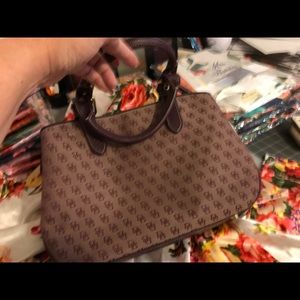 EUC- Dooney & Bourke Plum Bag
